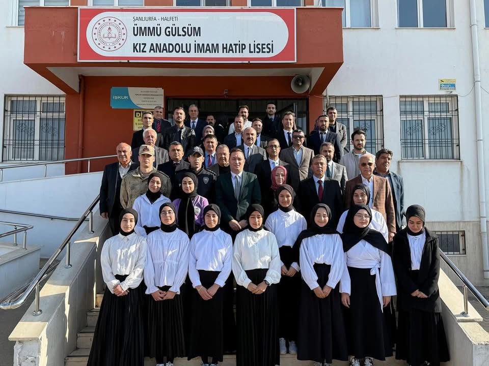 Halfeti’de 24 Kasım Öğretmenler Günü Coşkuyla Kutlandı